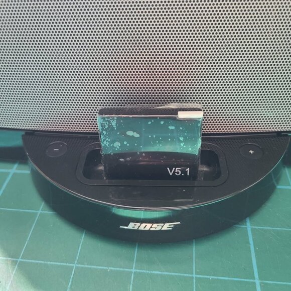 Bose SoundDock Series II Digital Music System Sound Dock - WITH BLUETOOTH - Picture 3 of 8